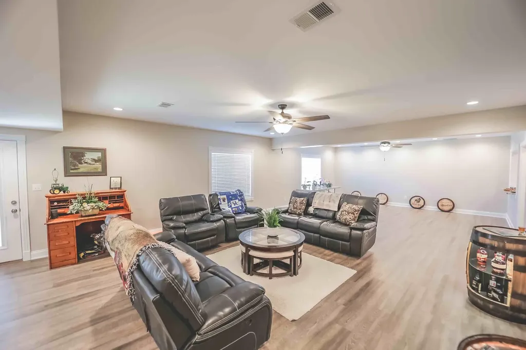 269 Canterbury Bronston KY 42518