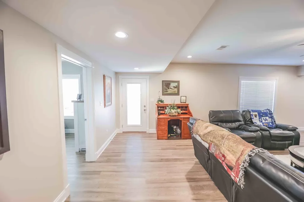 269 Canterbury Bronston KY 42518