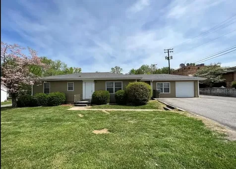 1604 E 9th Hopkinsville KY 42240