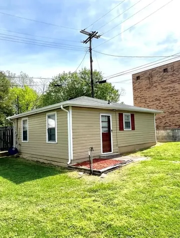 1604 E 9th Hopkinsville KY 42240