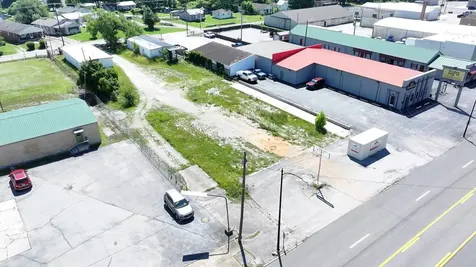 2332(4) Fort Campbell Boulevard Hopkinsville KY 42240