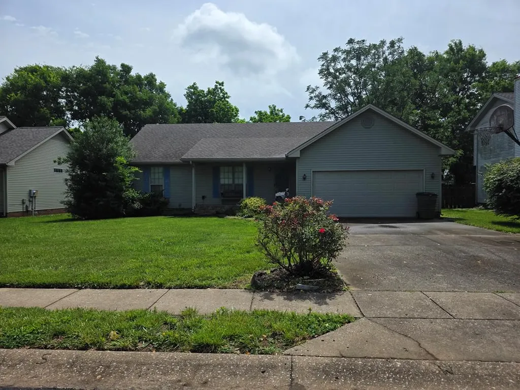 905 Sivley Road Hopkinsville KY 42240