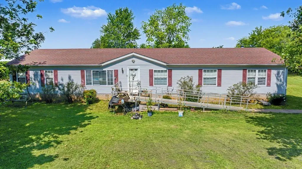 1955 Guthrie Road Guthrie KY 42234
