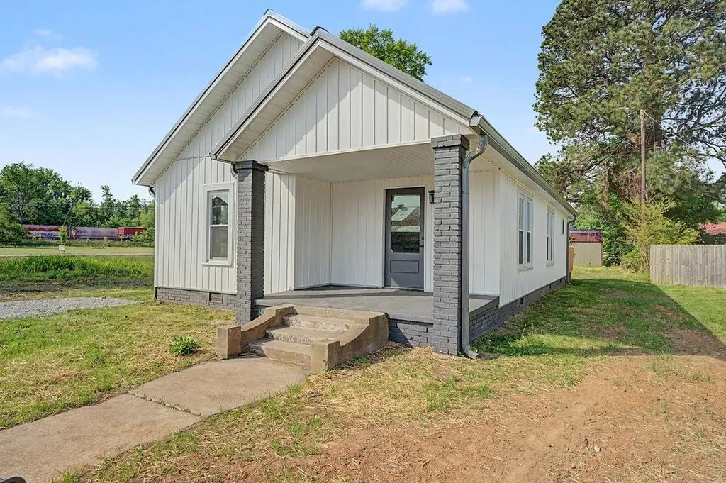 219 Cherry Guthrie KY 42234