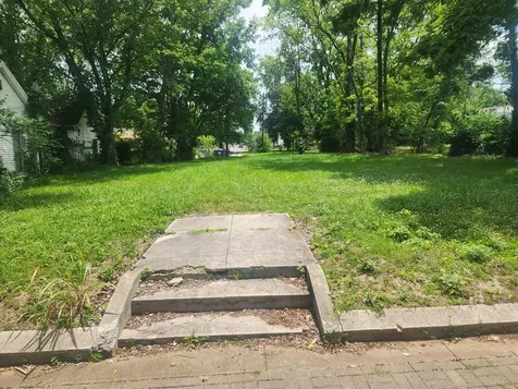 1704 S Campbell Street Hopkinsville KY 42240