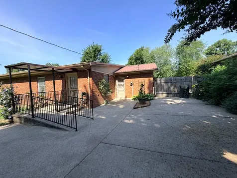 3412 Greenwood Drive Hopkinsville KY 42240