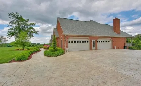 122 Fairway Acres Drive Dunmor KY 42239