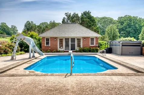 122 Fairway Acres Drive Dunmor KY 42239