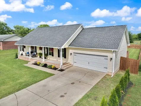 2012 Lands End Court Hopkinsville KY 42240