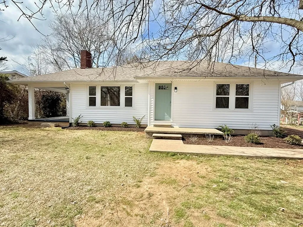 2711 Kenwood Drive Hopkinsville KY 42240