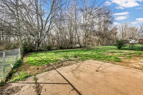 634 Stateline Road Oak Grove KY 42262